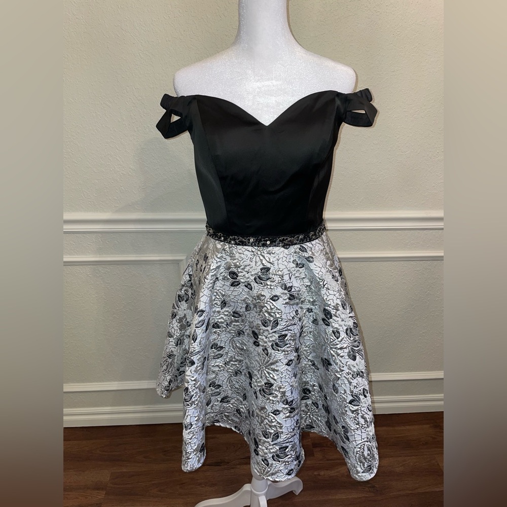 Off-Shoulder Ellie Wilde Dress